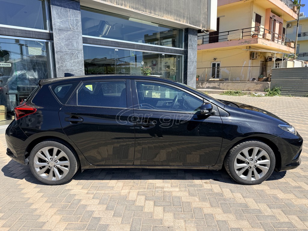 Toyota Auris 2016